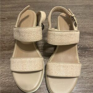 SOUL Naturalizer Cream Tan Sandals
